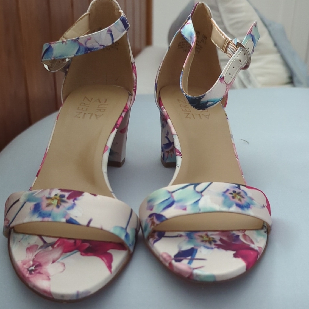 Floral Women's Heels - Multicolor